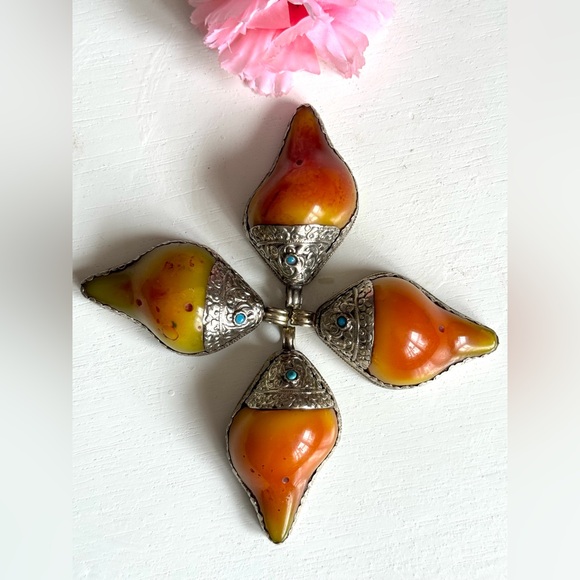 Beautiful unique hand carved Amber tone with tibetan silver pendent mango shape - Picture 5 of 7